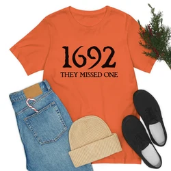 1692 They Missed One Letter Print T-Shirt Women Salem MA Witch T Shirt Short Sleeve Vintage Spooky Tee Shirt Halloween Tops