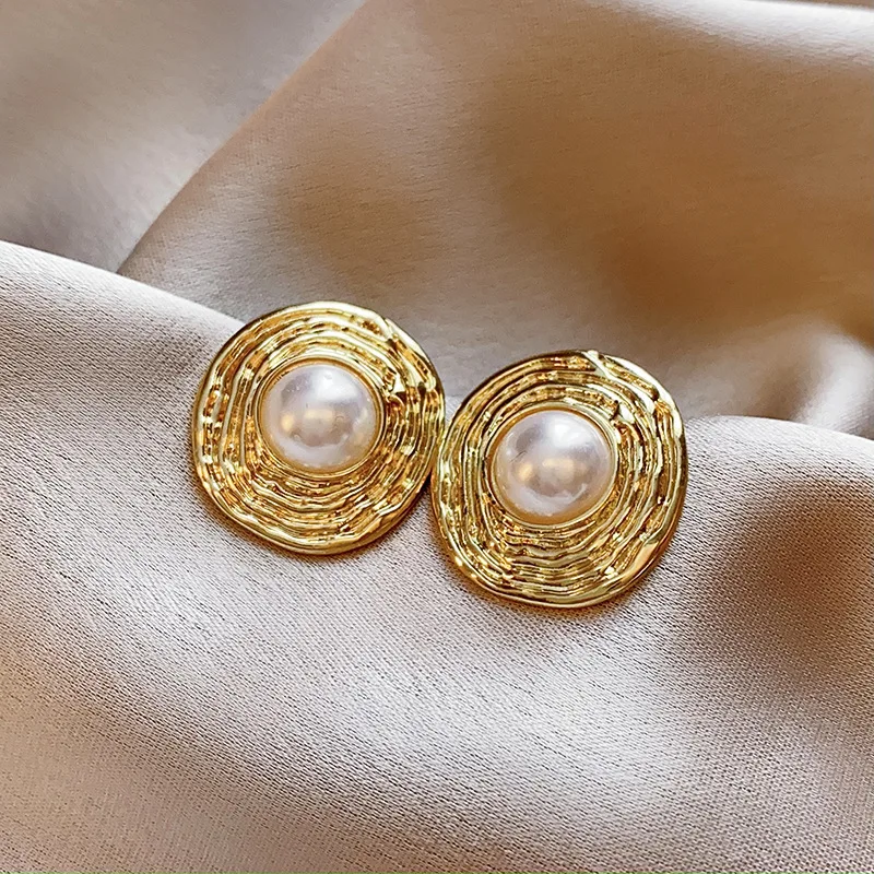 Korean Irregular Baroque BImitation Pearl Round Stud Earring for Women Gold Color Earring Jewelry Simple Valentine's Day Gift