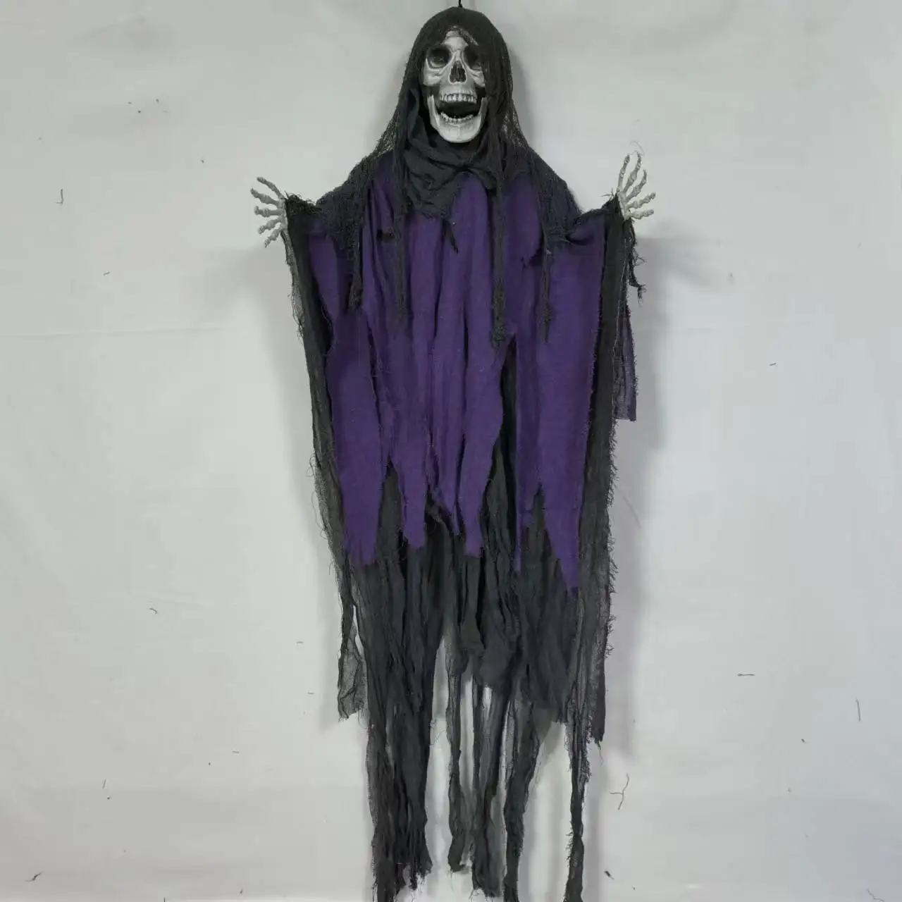 

Haunted House Halloween Skull Skeleton Hanging Ghost Pendant Secret Room Horror Bar Party Scene Decoration Tricky Props