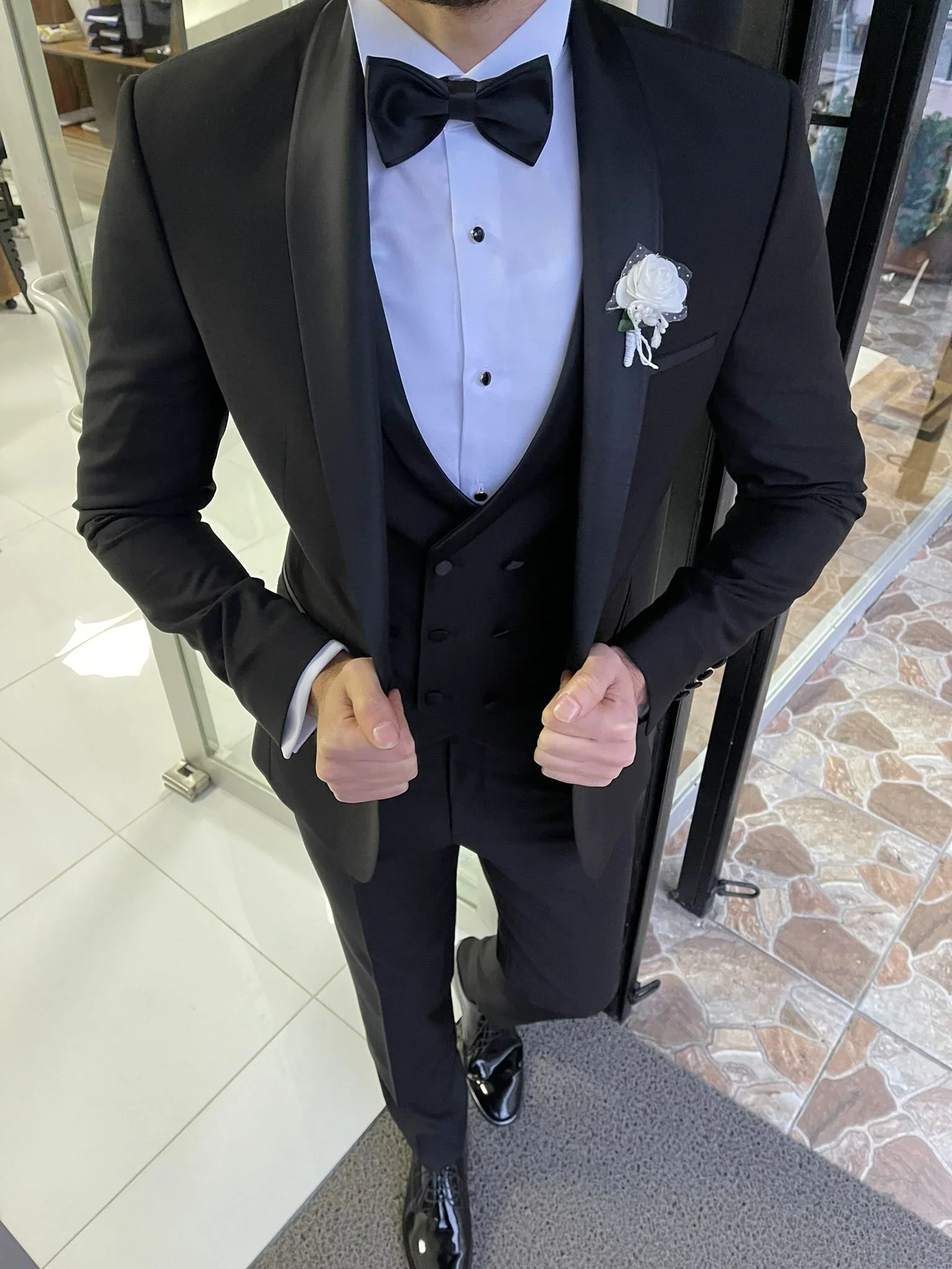 2023 New Arrival Male Wedding Suits Slim Fit Shawl Lapel 3 Pieces Formal Best Men Groom Wear Wedding Tuxedos Trajes De Hombre