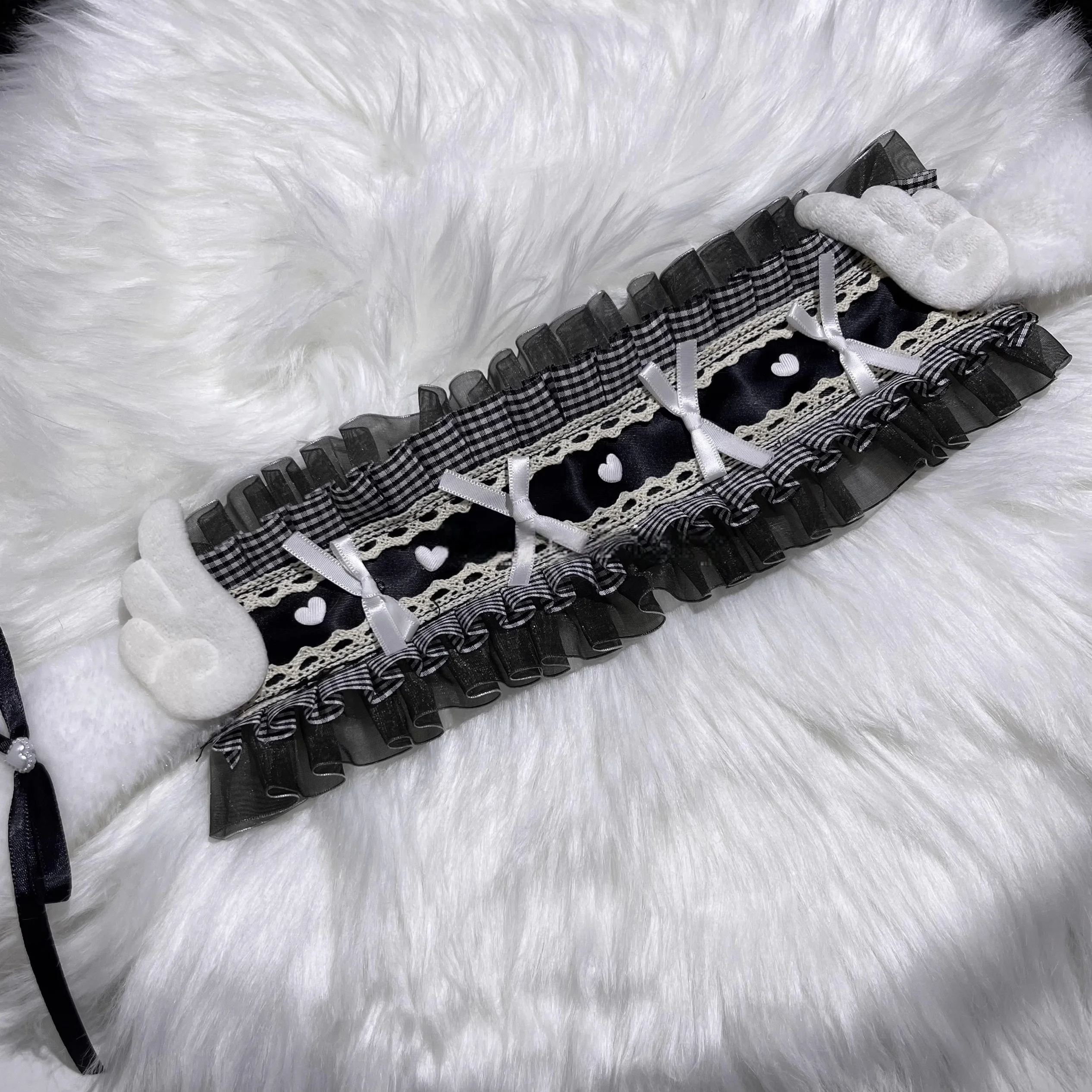 Nieuwe handgemaakte Lolita Gothic zwart-wit geruite engel konijn oor hoofdband subcultuur Y2K meisje hart vleugels hoofddeksel