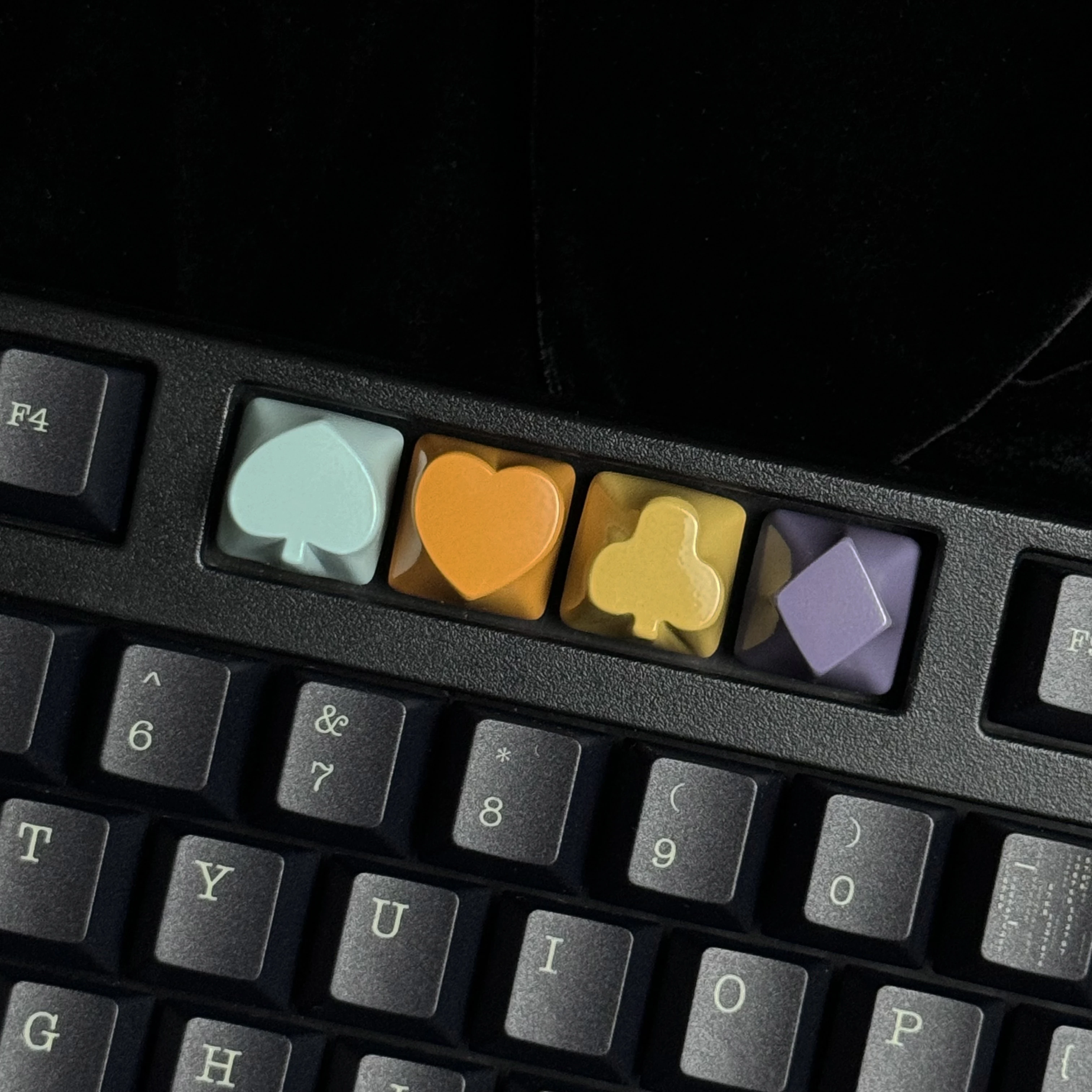 YMDK 4pcs Poker Suit Metal Matte Gold Electroplated Spade Heart Club Diamond Arrow Key Keycaps for MX Mechanical Keyboards