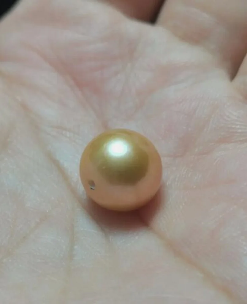 Magnificent 7.5-8mm Natural AAA+ Round South Sea gold Loose Pearl Half Drille