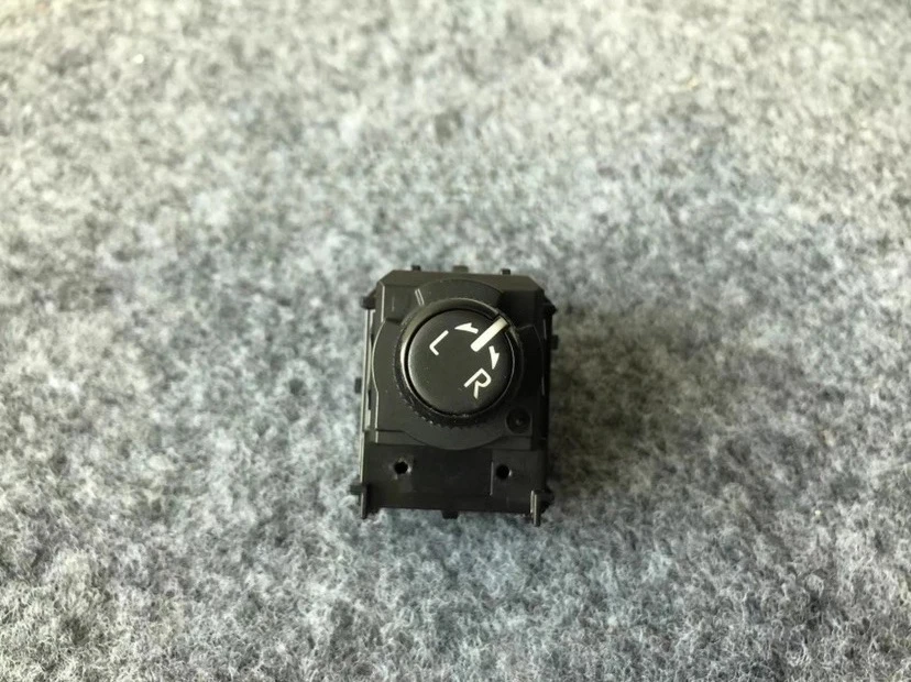 1pcs For Toyota 19-24 Corolla Rearview Mirror Adjustment Switch