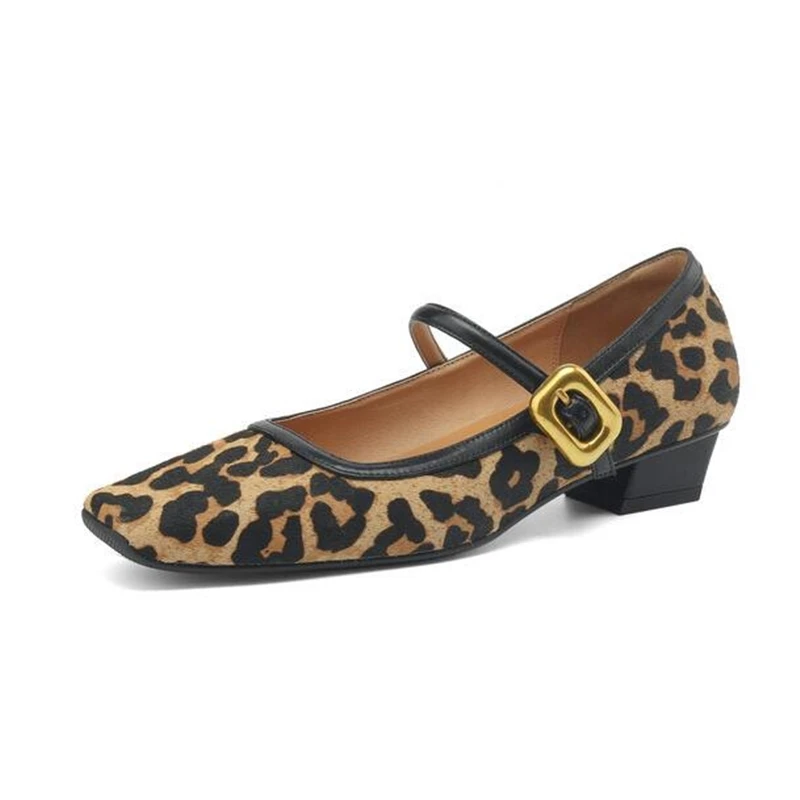 Scarpe Mary Jane da donna 2024 Nuova bocca superficiale Tacco spesso Piccole scarpe in pelle Stampa leopardata Capelli di cavallo Tacchi alti da donna