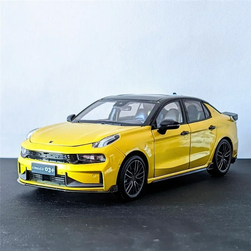 

LYNK&CO 03+1:18 Литая модель автомобиля из сплава, высокая имитация металла, коллекция автомобилей с полным открытием дверей, подробный интерьер и светильник