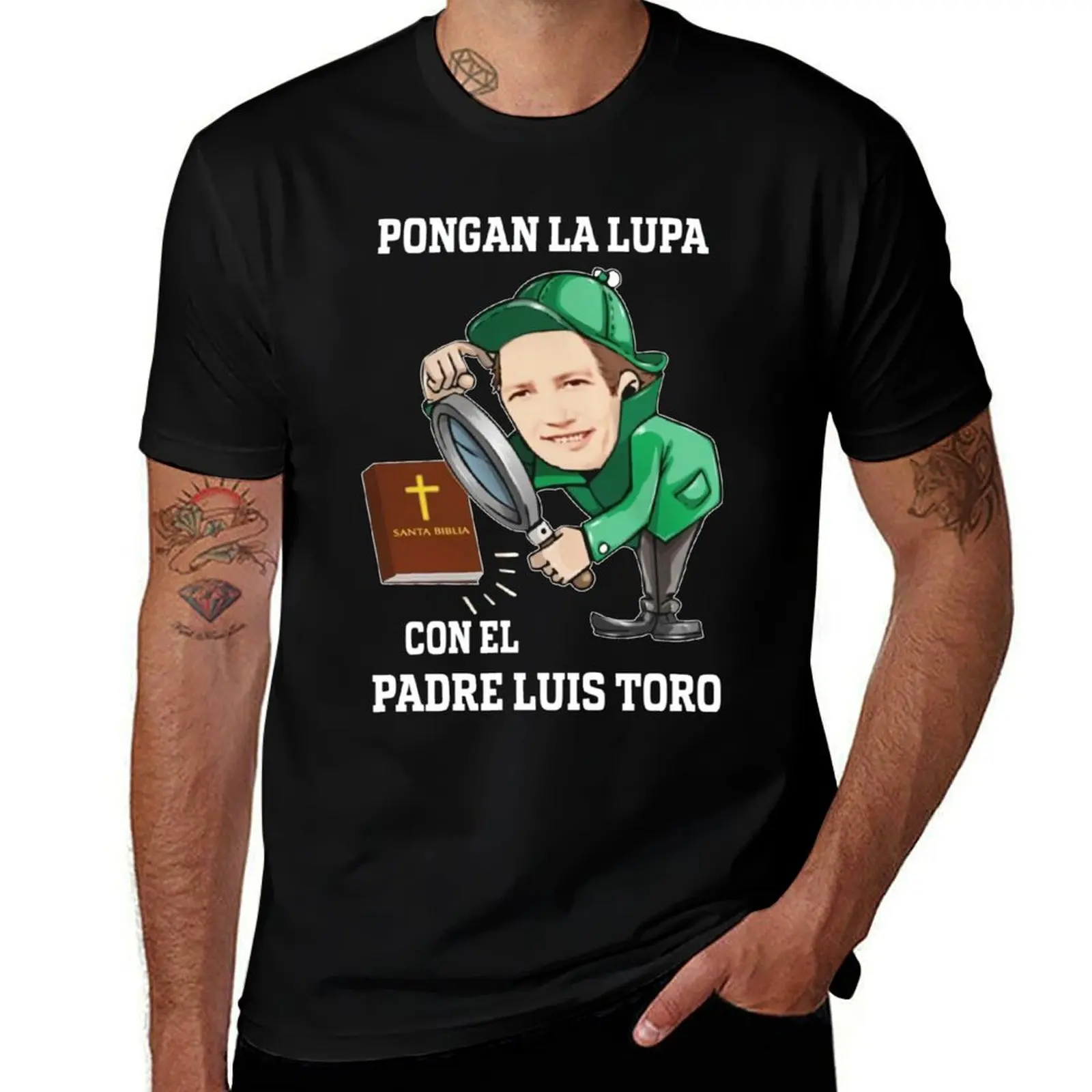 Pongan La Lupa Con El Padre Luis Toro T-Shirt All Weather Casual Short Sleeve T-Shirt