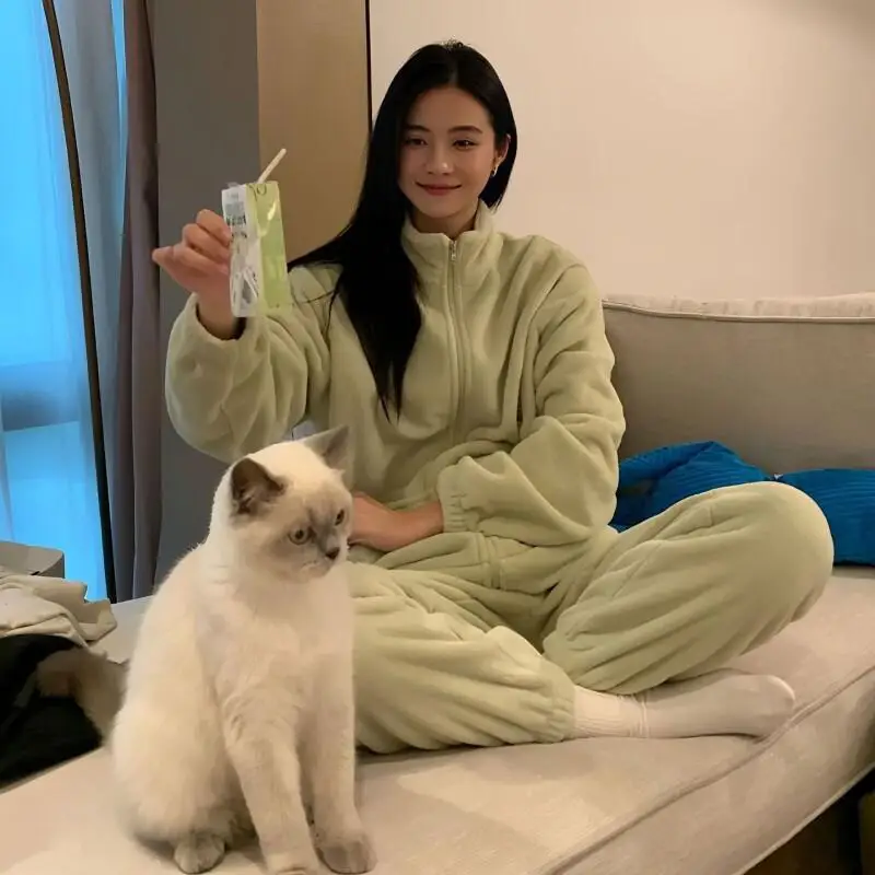 

Comfortable Sleepwear Coral Fleece Autumn Winter Women's Pajama Set Long Sleeved Thick Suit Loungewear Home Clothes for Girl