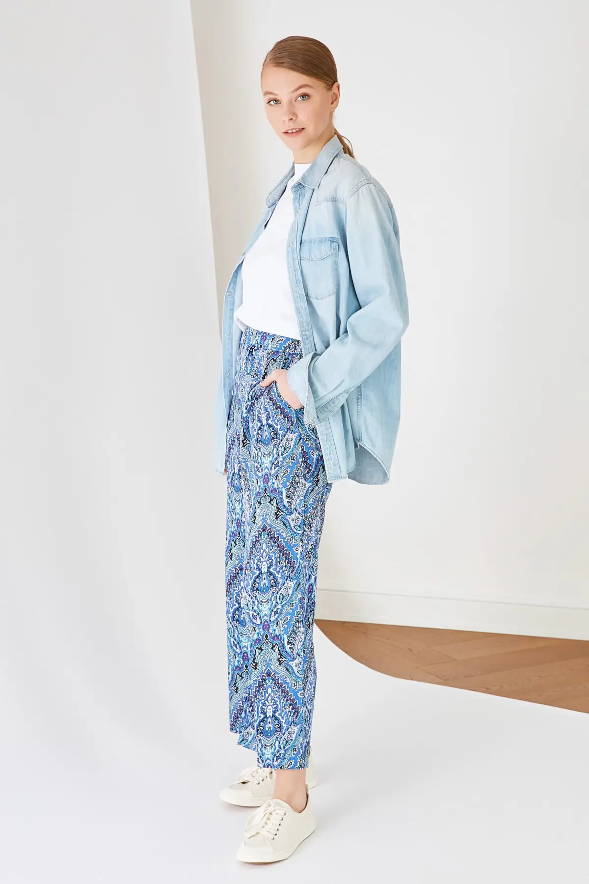 Turkey Production Blue Flower Print Pants