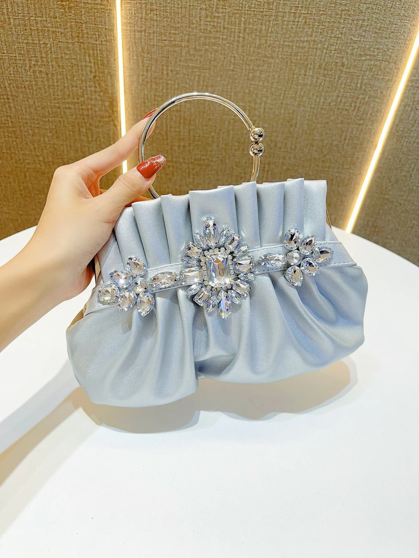 

Сумочка с вышивкой и бриллиантами, вечерний клатч, плиссированная сумка-клатч, шелковая большая сумка со стразами и кристаллами