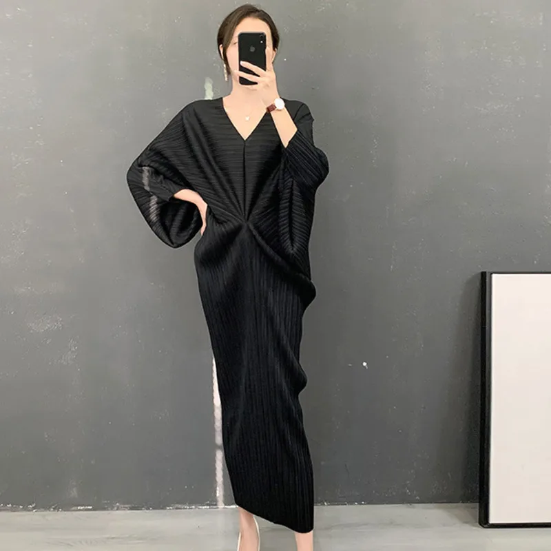 

Miyake 2023 New Autumn Summer Robe Women Solid Color V-neck Lengthen Ladies Fashion Long Sleeve Asymmetrical Sexy Loose Dress