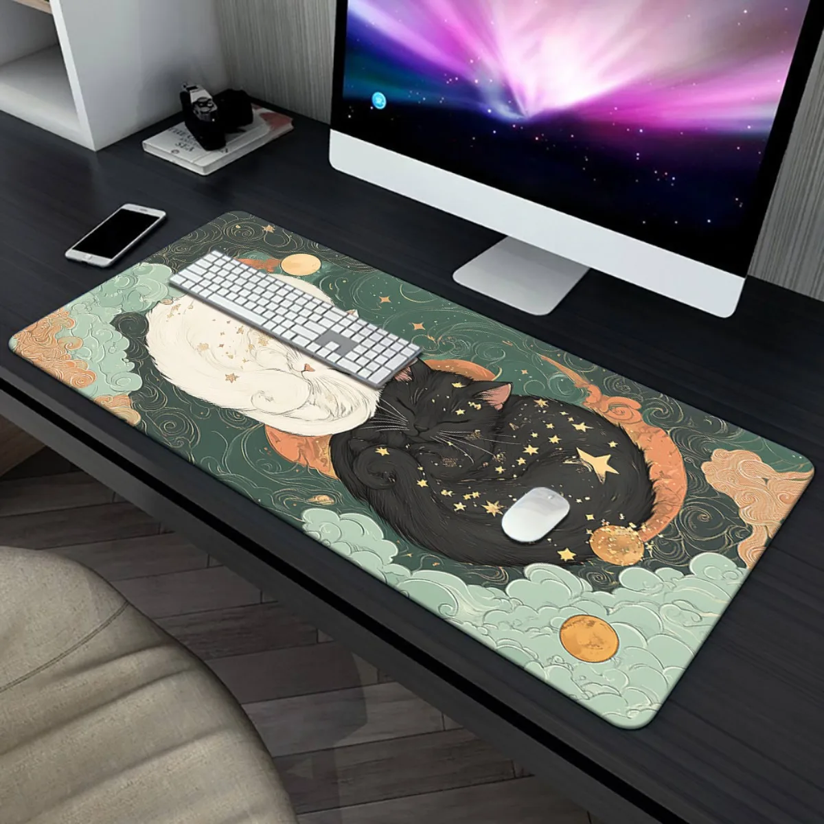 Antypoślizgowa gumowa podstawa podkładki pod mysz Sleeping Cat and Star nadaje się do dekoracji biur i komputerów stacjonarnych dla graczy.