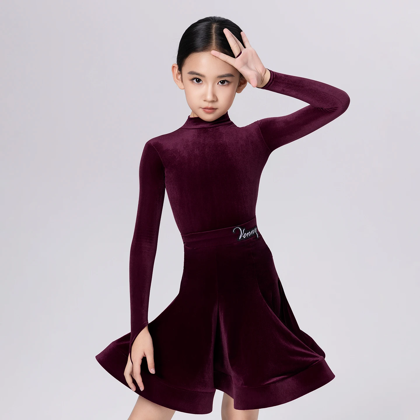 ชุดเต้นลาตินเวนนี่สไตล์สำหรับเด็กผู้หญิง ชุดกำมะหยี่สำหรับการแข่งขันอย่างเป็นทางการ ชุดสำหรับการสอบวัดระดับและการแสดง