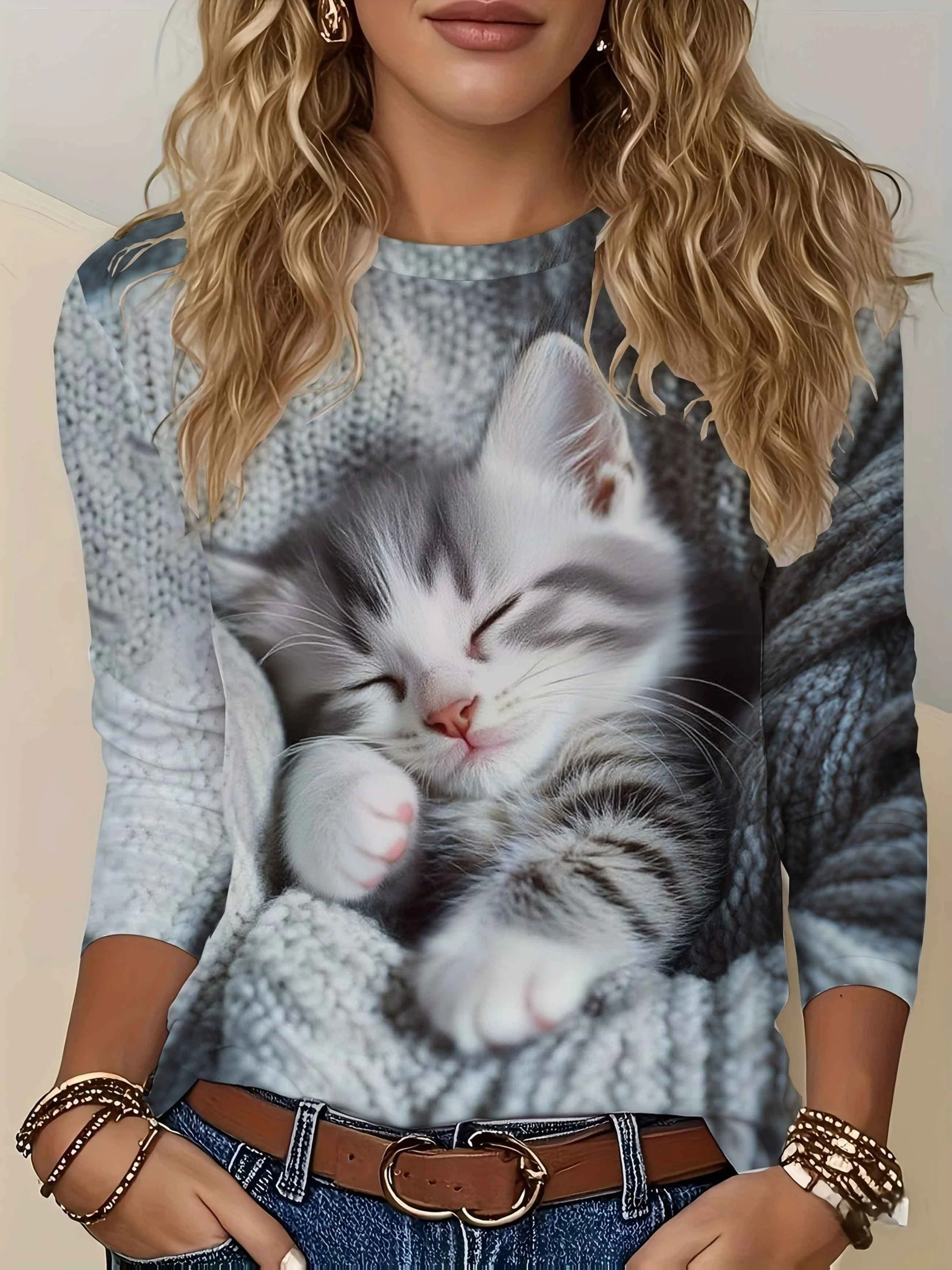 Women's Long Sleeve T-Shirt, Sleeping Gray And White Kitten Printed On Knitted Fabric Background, All-Winter Holiday Style Top Suitable For Leisure And Sports Scenarios