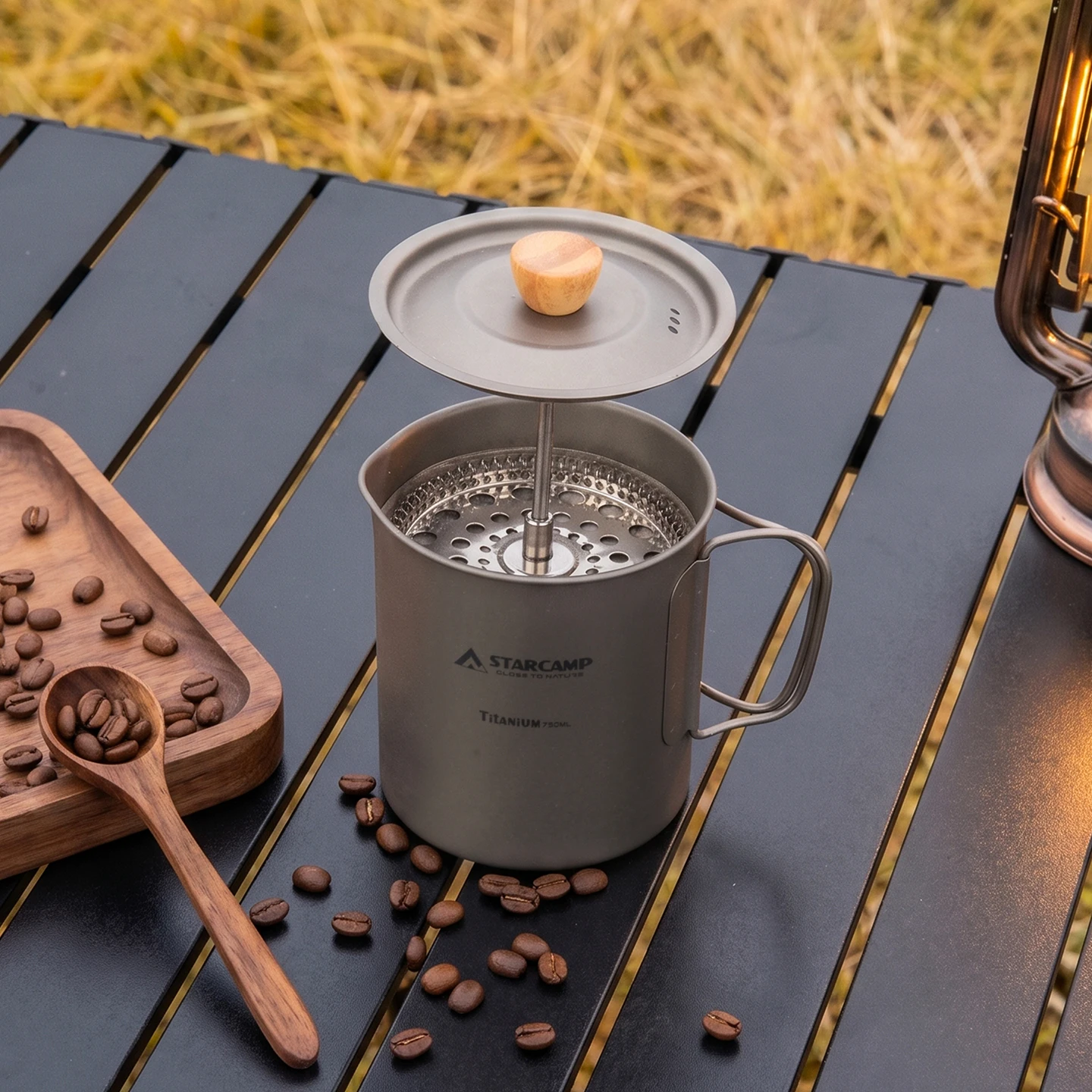 スターキャンプ-アウトドアキャンプチタンマグ、サバイバルカップ、フレンチコーヒープレスデバイス、750ml