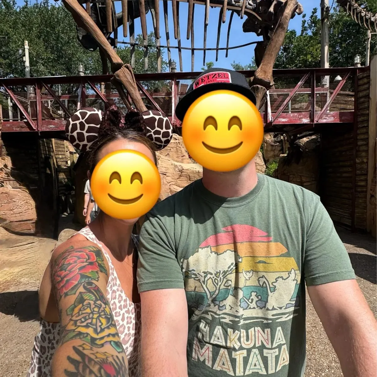 ديزني الأسد الملك سيمبا هاكونا ماتاتا رسالة الجرافيك طباعة النساء الرجال الاطفال تي شيرت لرحلة المملكة الحيوان لينة مريح أنيق