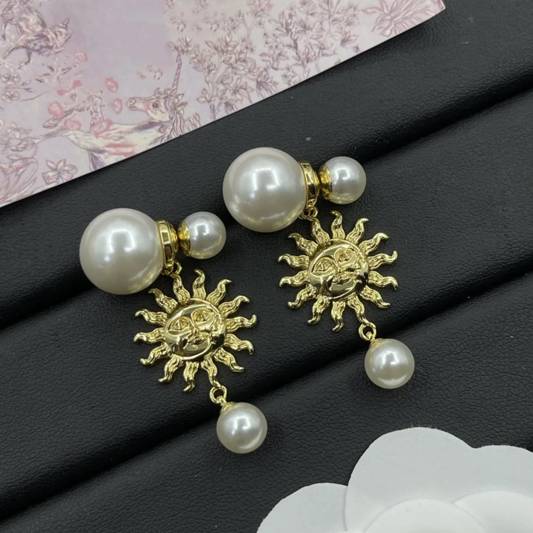 

Fashion Ghost Face Pearl Earrings