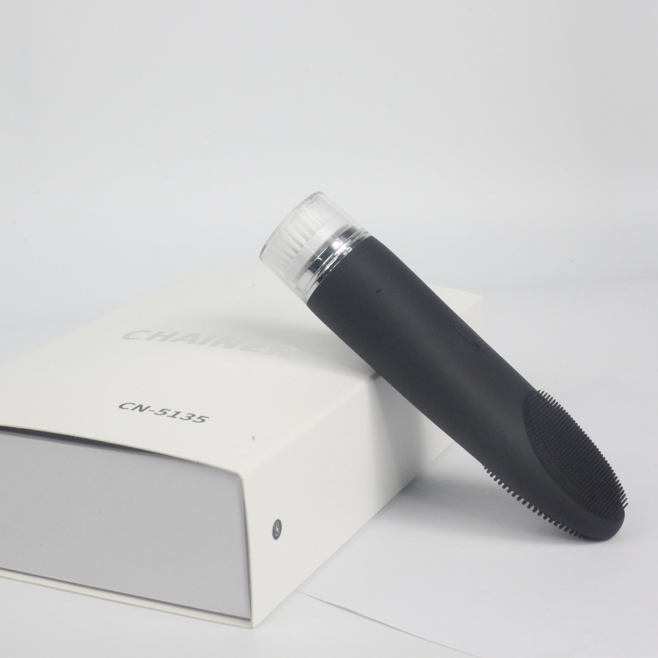 4-in-1 elektrische gezichtsreiniger Waterdichte zachte siliconenborstel Gezichtsmake-upreiniger Elektrische gezichtsreinigingsborstel