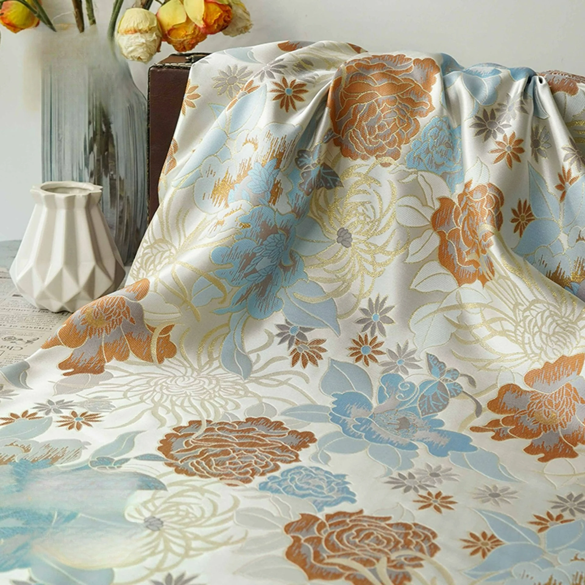 

Chinese Style Brocade Gold Silk Jacquard Fabric Elegant Cheongsam Dress Coat Yarn Dyed Sewing Fabric