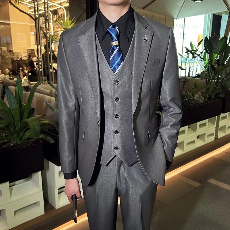 M8125  Men's suits new high quality solid color three piece suits