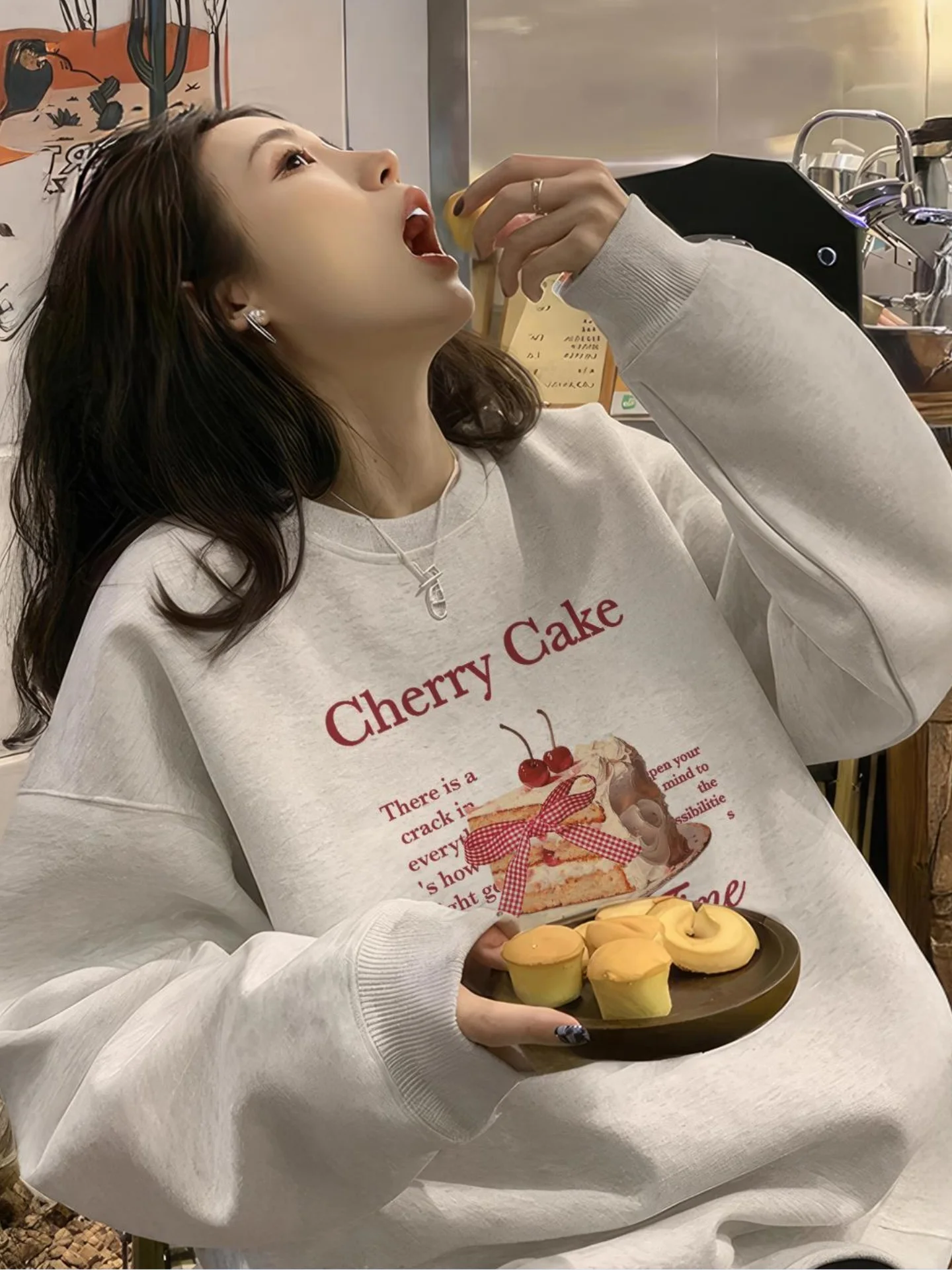 

White ey Fce Lined Thiened Long Sve round Ne Sweatirt Women's Trendy Autumn Winter Warm Top Korean Sle