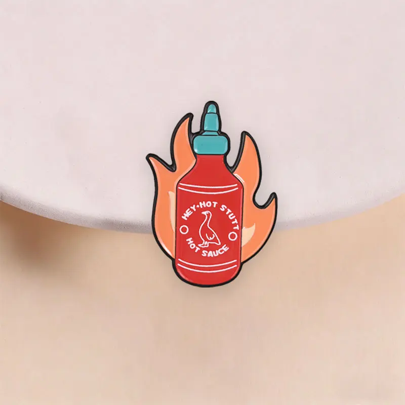 Red Sriracha Sauce Pin Flaming Hot Pepper Bottle Badge with Green Cap for Foodies and Casual Outfit Decoration
