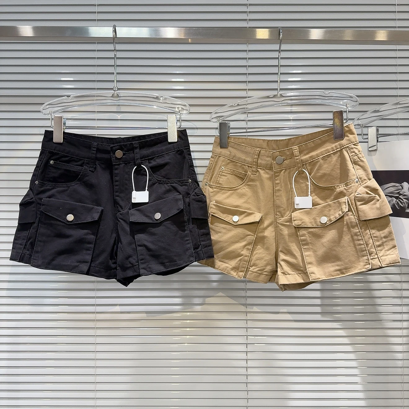 

Summer 2026 Street Style Cool Hot Pants Women's Denim Shorts Multi-Pocket Design Casual Wide Leg Jeans Short Length Shorts