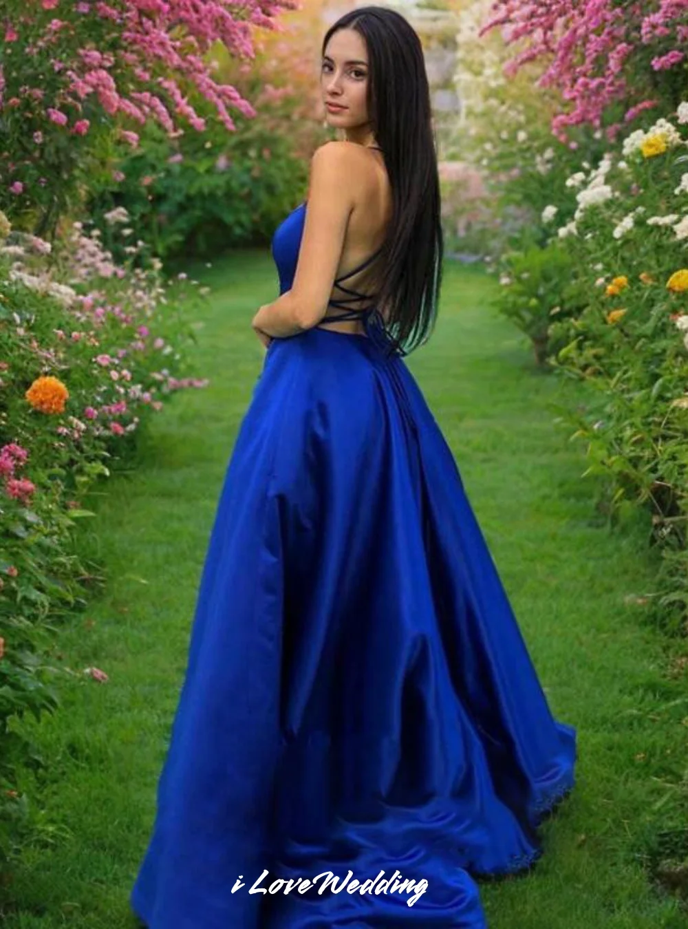 Ciemnoniebieskie suknie wieczorowe z paskiem spaghetti 2025 satynowe bez rękawów kwadratowy dekolt linia A tren typu Sweep suknie ślubne dostosowane