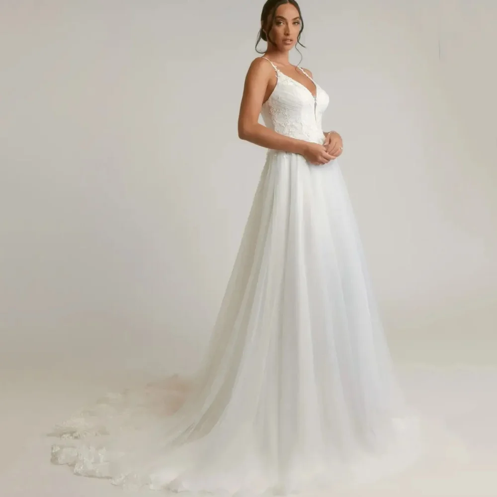 ที่กําหนดเองTulleชุดแต่งงานสายสปาเก็ตตี้ชุดเจ้าสาวVคอAppliqueชุดเจ้าสาวหรูหราVestidos De Novia