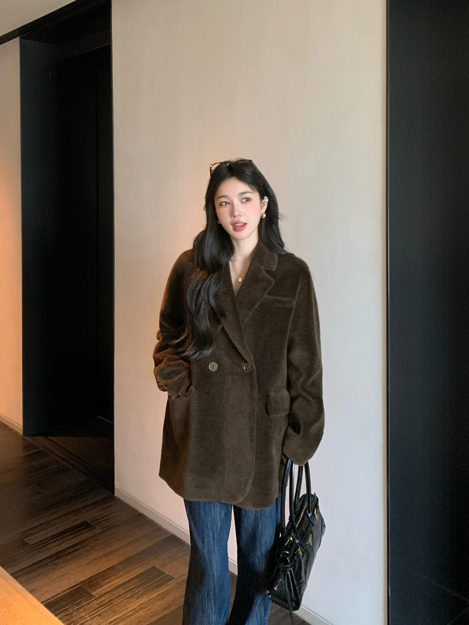 A retro dad suit with a collar, a sheepskin cut fur coat, and a sheepskin fur coat for women in winter
