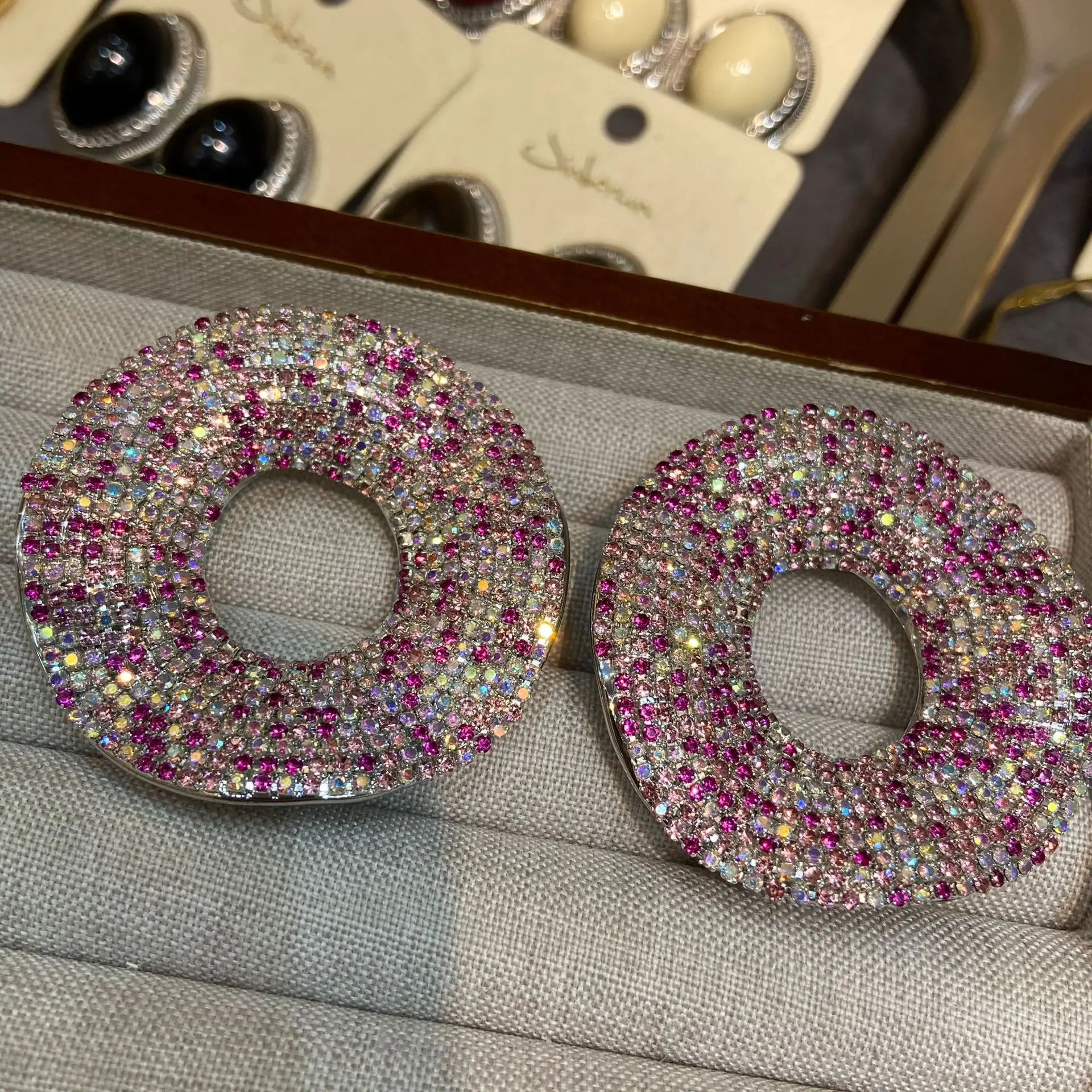 Luxury Colored Zircon Earrings Geometric Circle Hollow Personality Fashionable Catwalk Earrings Fashion Party Jewelry Gifts 2025