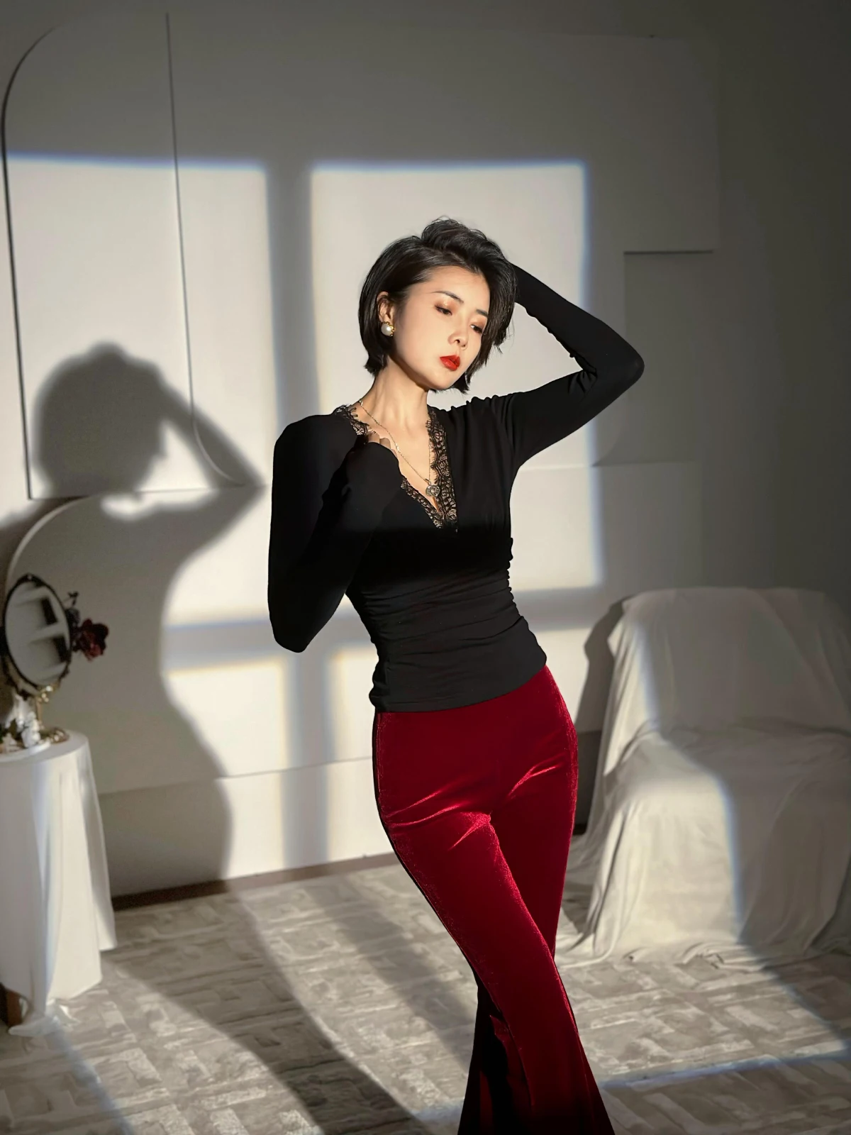 

Ele Slim Fit Long Sve V-Ne Lace Trim Base irt Versatile Bla T-irt Casual Sle Women's Faion Autumn Collection