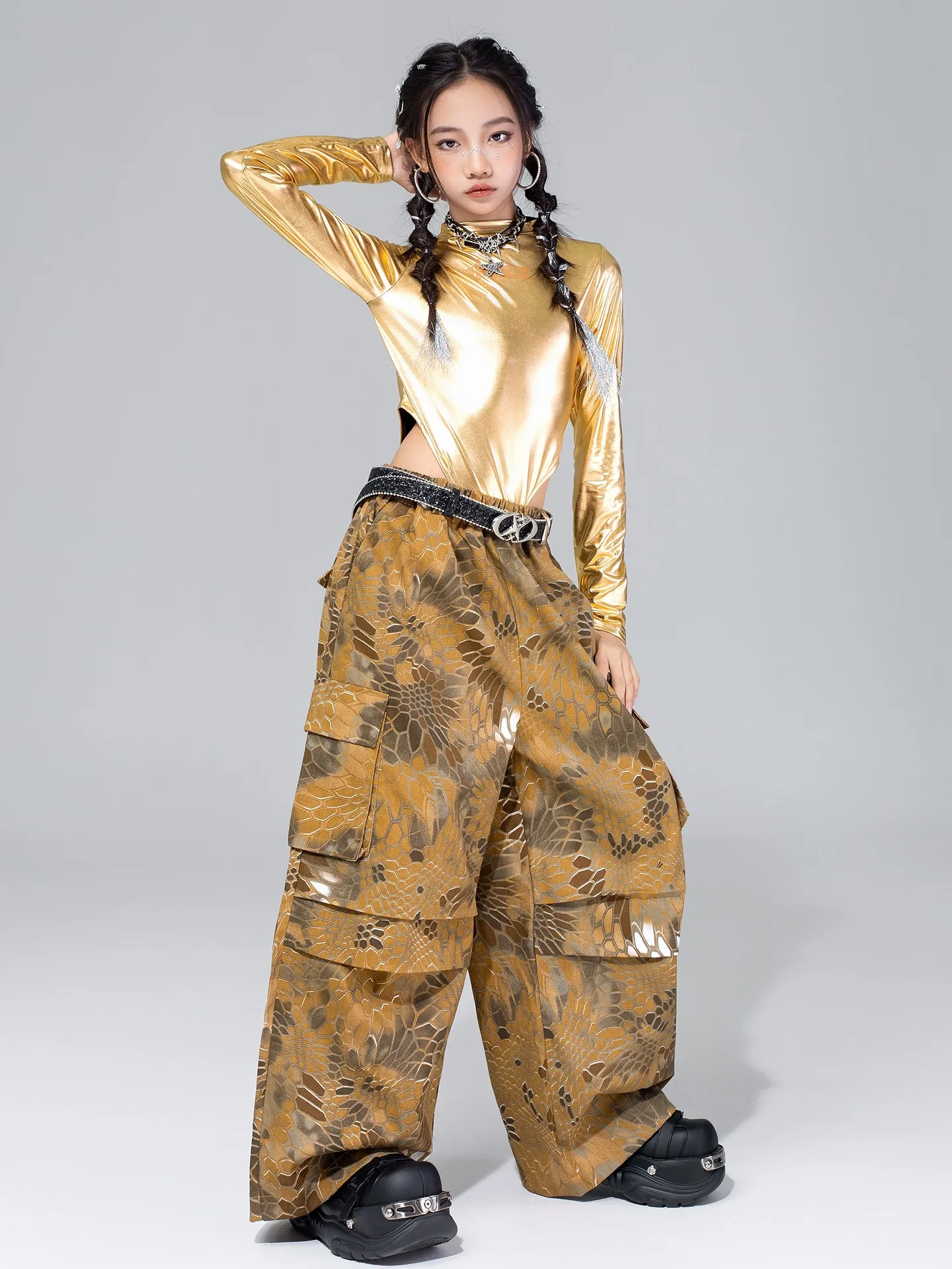 Kpop Ragazze Costumi di danza jazz Top dorati Pantaloni cargo Maniche lunghe Tuta da prestazione Hip Hop Abbigliamento da competizione Bambini BL17717