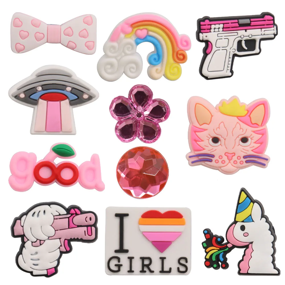 Pajarita de PVC de 1 piezas para niños, accesorios de decoración para pulseras, arcoíris, pistola, OVNI, gato, caballo, zapatos, dijes, hebilla encantadora, regalo para adultos