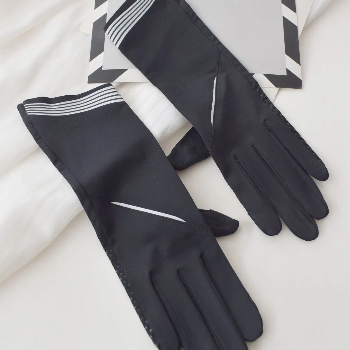 UV-protective Gloves for Women Lightweight Summer Gloves with Two-finger Cutouts, Cooling Silk Fabric