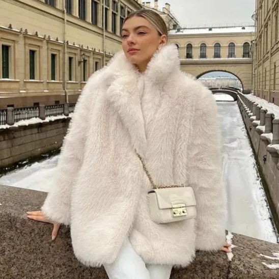 

Loose Thick Coat Women Elegant White Snow Fox Faux Fur Outwear Y2k Streetwear Turn Down Collar White Spring Coat Autumn Winter