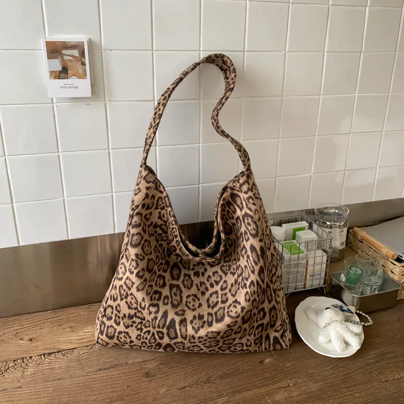 

Осень-зима 2022, хит продаж, сумки через плечо для женщин с леопардовым принтом, новые универсальные сумки на плечо большой вместимости для поездок на работу