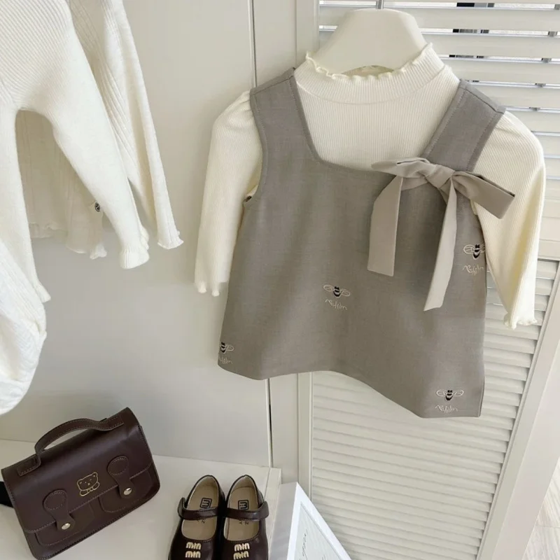 

01-Autumn Korean Style Girls' Outfit2025New Style Baby Girl Fashionable College Style Shirt and Pleated Skirt Two-Piece Set Tren