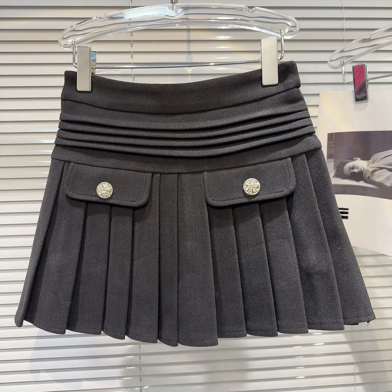 Elegant Pure Color Woolen  Skirt with Pearl Buckle Autumn New Arrival for Ladies Casual Style mid Waist A-Line Skirt