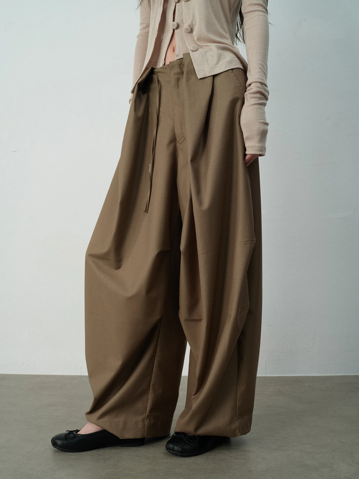 

Femedu Anti-Wrinkle Wide Leg Pants Low Waist Zipper Closure Dstring Casual Trousers Women's Clean Fit Polyester Blend