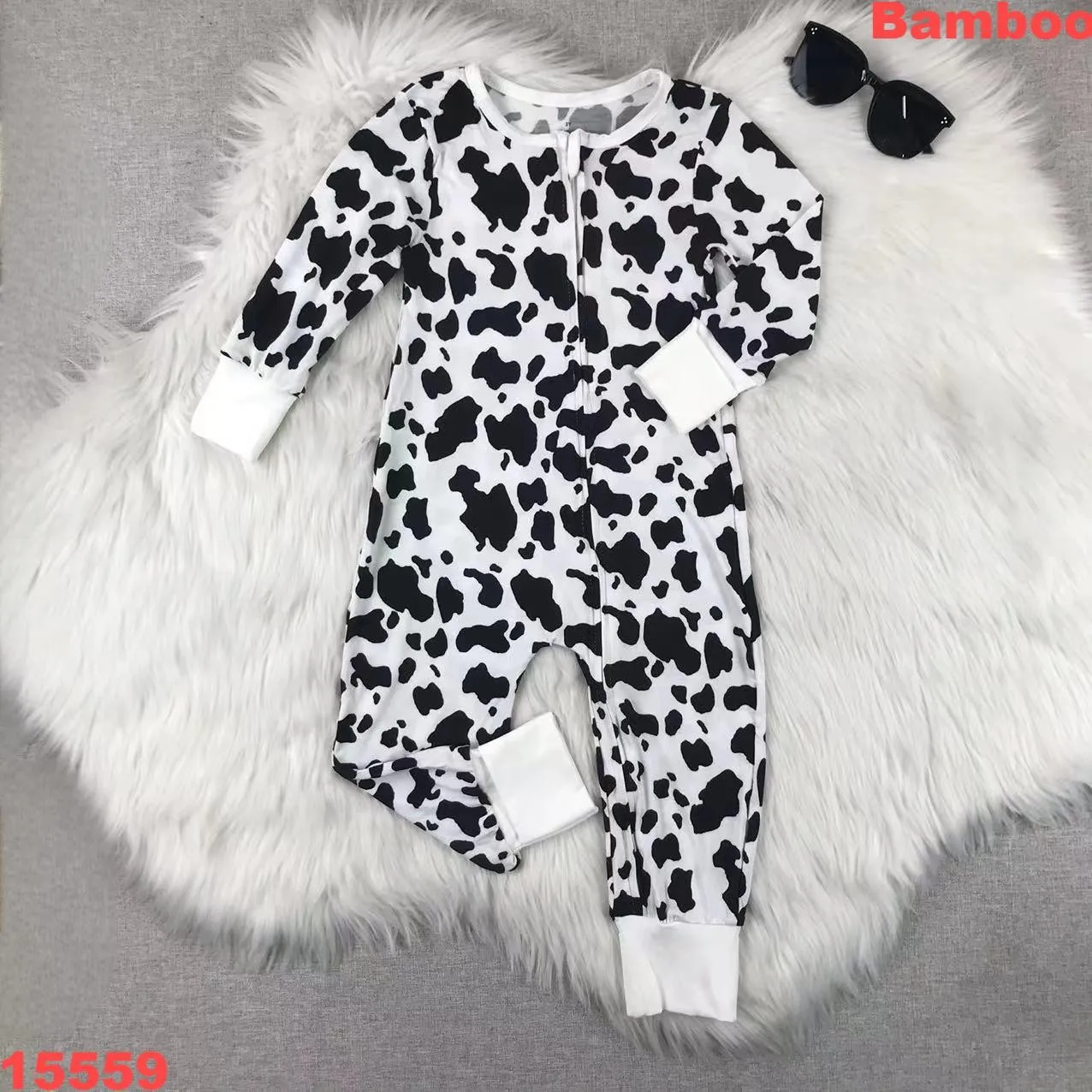 

Kids Bamboo Fiber Black & White Cow Print Long Sleeve Romper – Unisex Baby Bodysuit, Cover Hands & Feet, Soft & Comfortable