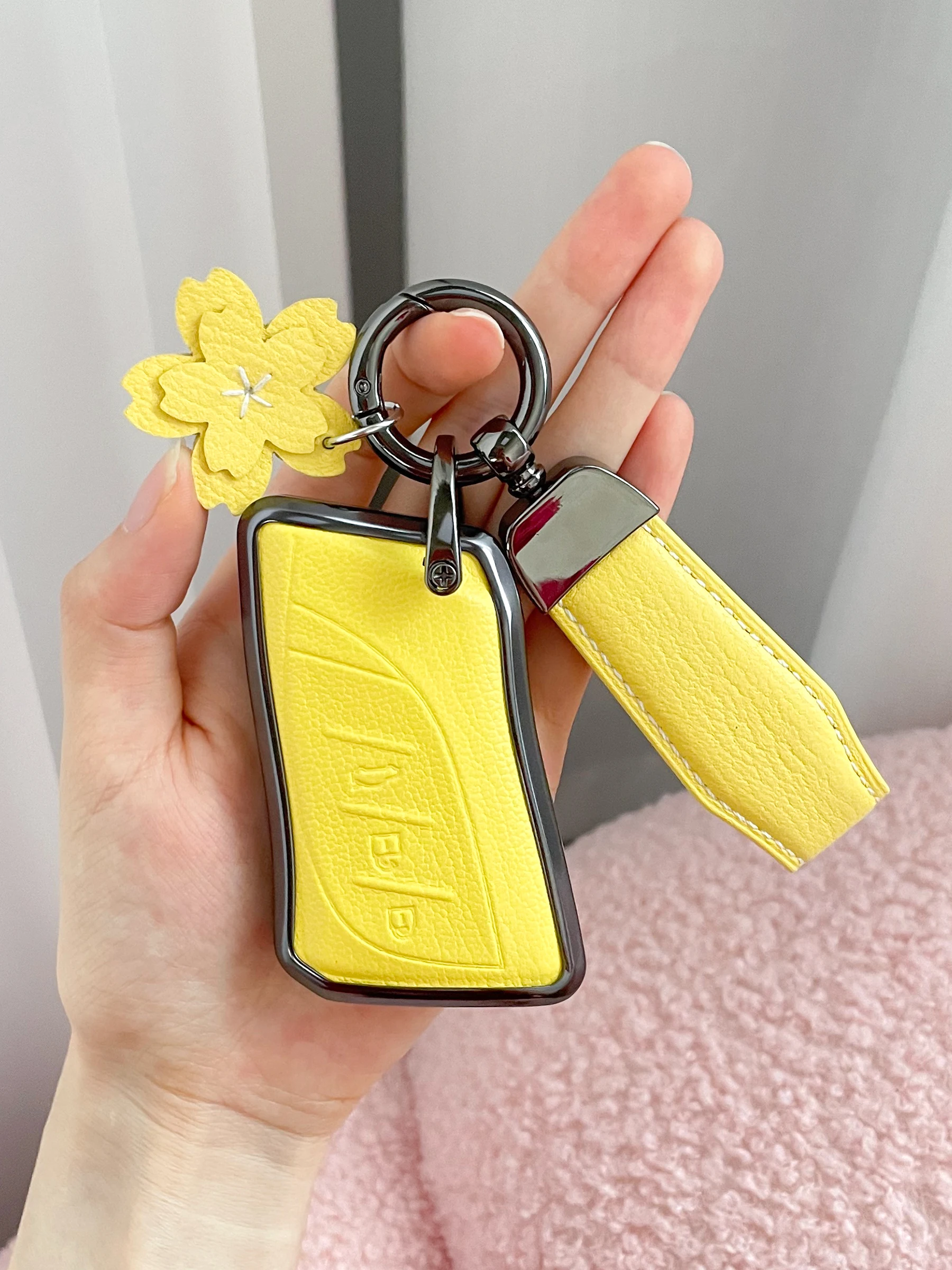 

Simple Style Handmade Aluminum Alloy + Yellow Leather Car Remote Key Case Cover for ES200 RX300 NX200 NX350h ES300h UX260