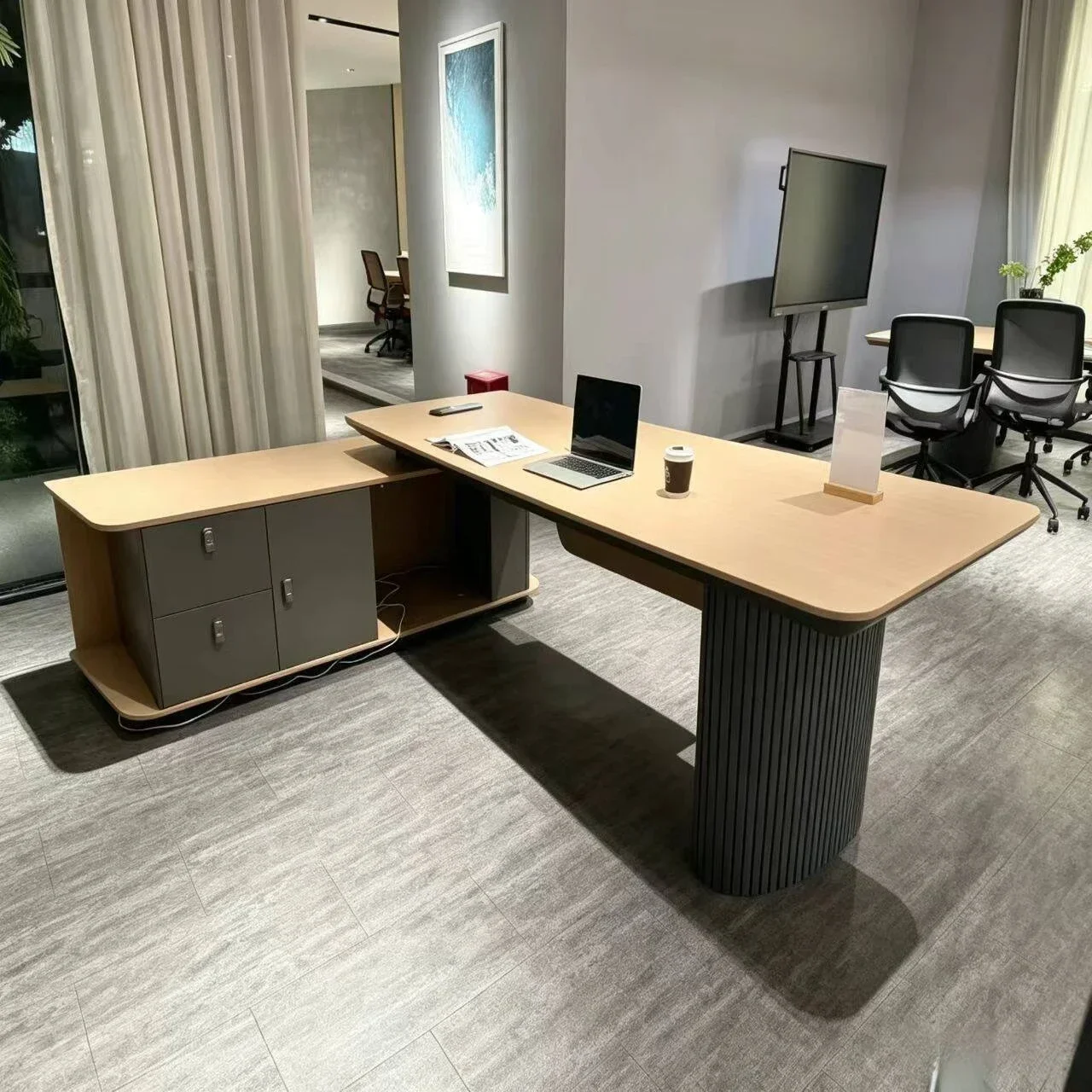 y8- high-end lig luxury boss, president table, large class desk, office general manager table, high-end sense of simplicity