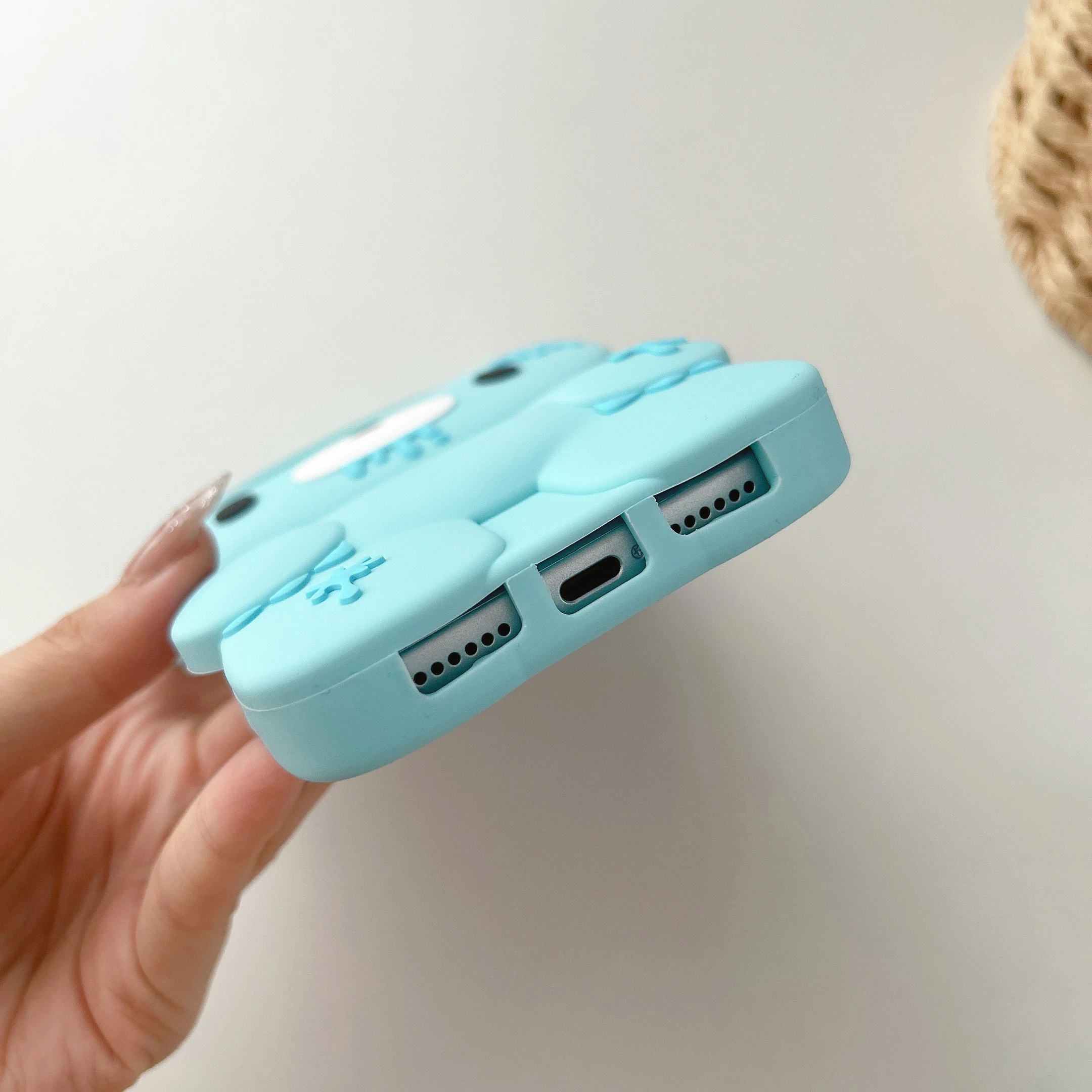 3D Cartoon Niedlicher Blauer Einzigartiger Blutiger Bären-Rilakkuma Handyhülle für iPhone 18 17 16 15 14 13 12 Pro Max Weiche Silikonhülle – Detail 11