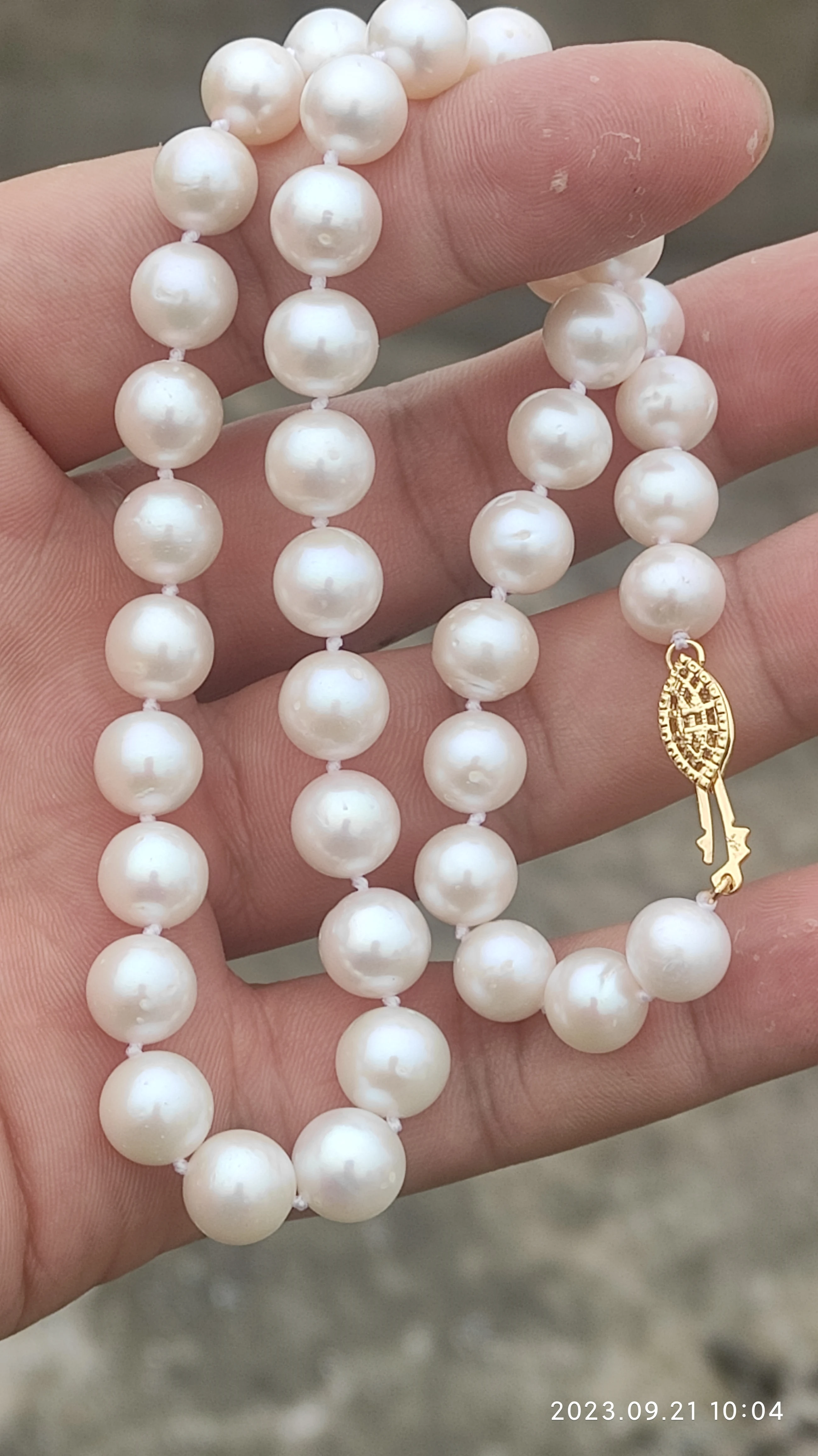 AAA++++8-9mm circular natural akoya white pearl necklace  18\