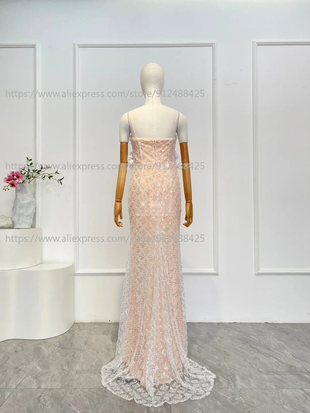 Abiti lunghi da donna di alta qualità con paillettes rosa e perline, applicazioni di fiori, senza maniche, senza schienale, per la festa