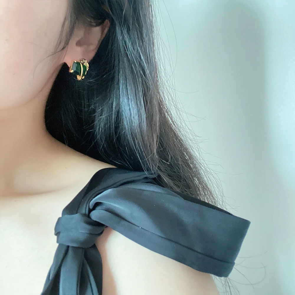 Hot sell vintage ruffled lava texture irregular crystal stud earrings with S925 silver needle and earrings accessor for women