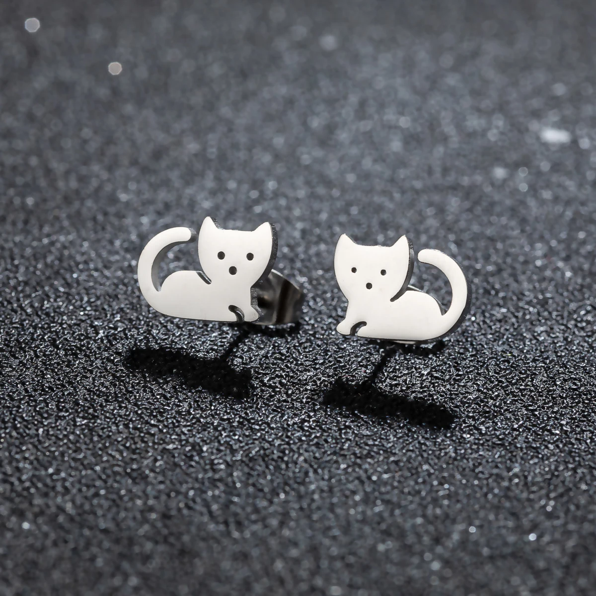 4pairs/lot الصغيرة الفولاذ المقاوم للصدأ القط الأقراط لطيف هريرة الحيوان أقراط كوريا نمط الفتيات الأذن مجوهرات اكسسوارات