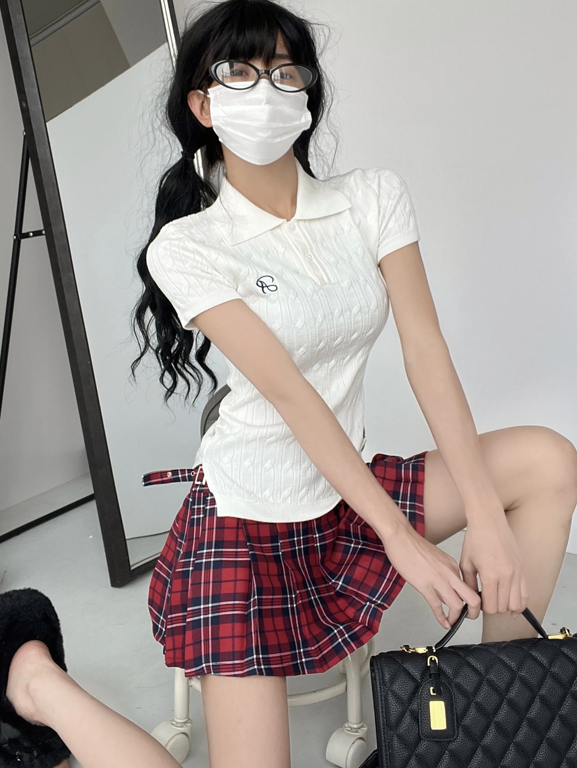 

Вязаная футболка в стиле ретро American College Ne с вышивкой ort Sve Women Summer Twist Flower Slim Fit ort Length o...