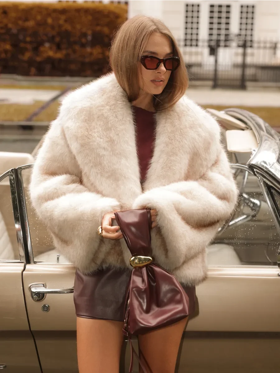 LIMO Ladies Short Faux Fur Coat Wide Lapel Open Front Loose Fit Fashion Plush Outer